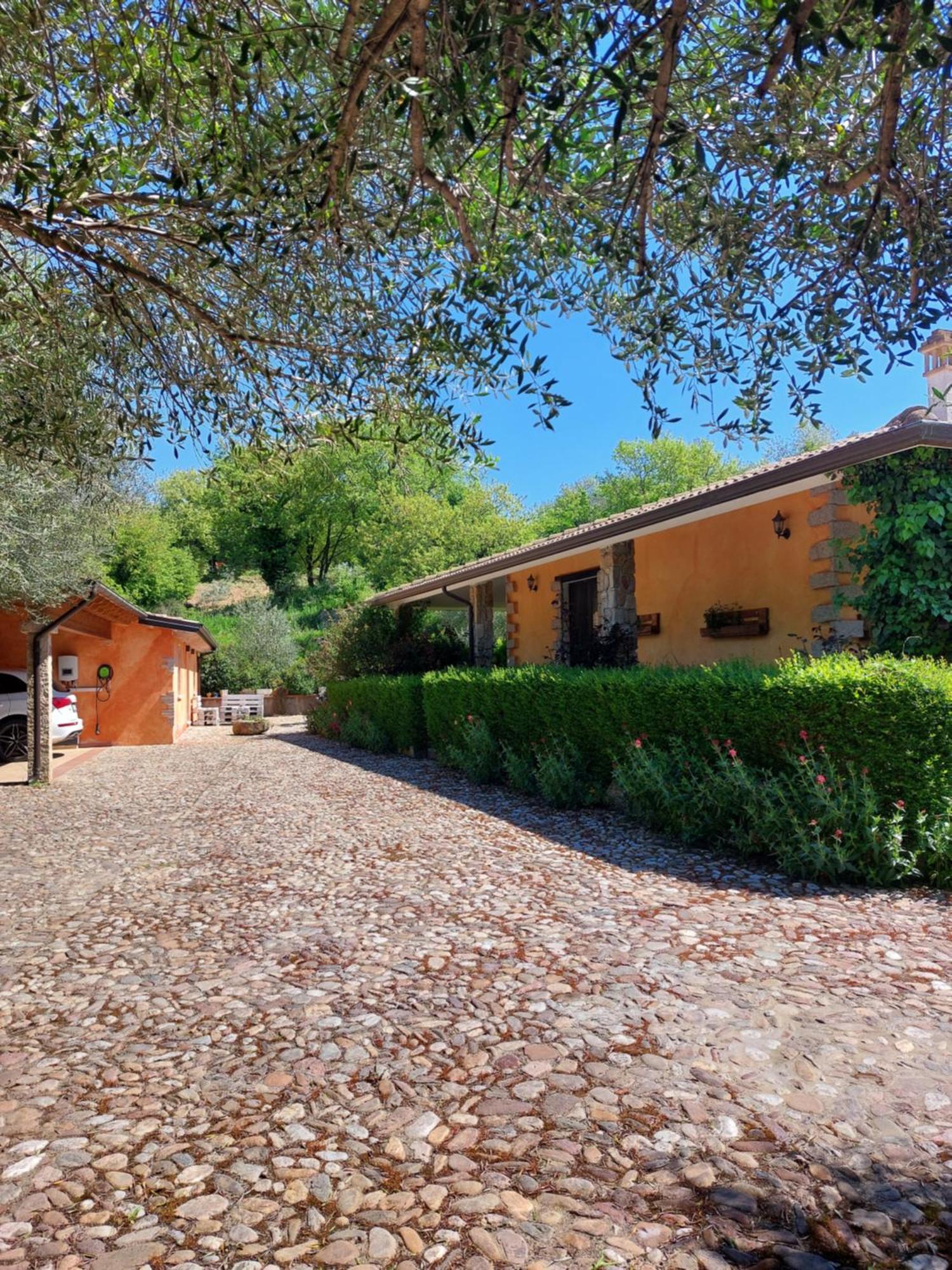 Casa Vacanza Centro Sardegna Sorgono Екстериор снимка